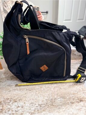 Black Crossbody Messenger Bag - Contemporary Everyday Carry